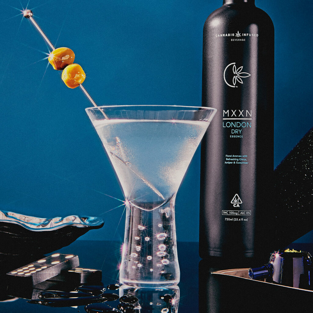 Martini - MXXN Cocktail with London Dry Gin Alternative